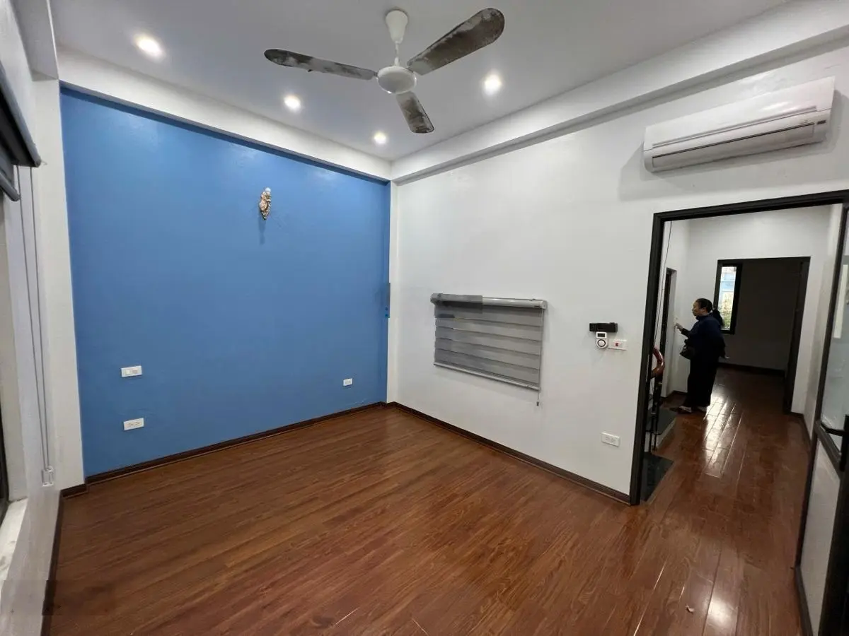 Cần bán nhà - Ngô Thì Nhậm - Quận Hà Đông - 2 mặt thoáng sổ đỏ pháp lý chuẩn vuông vắn