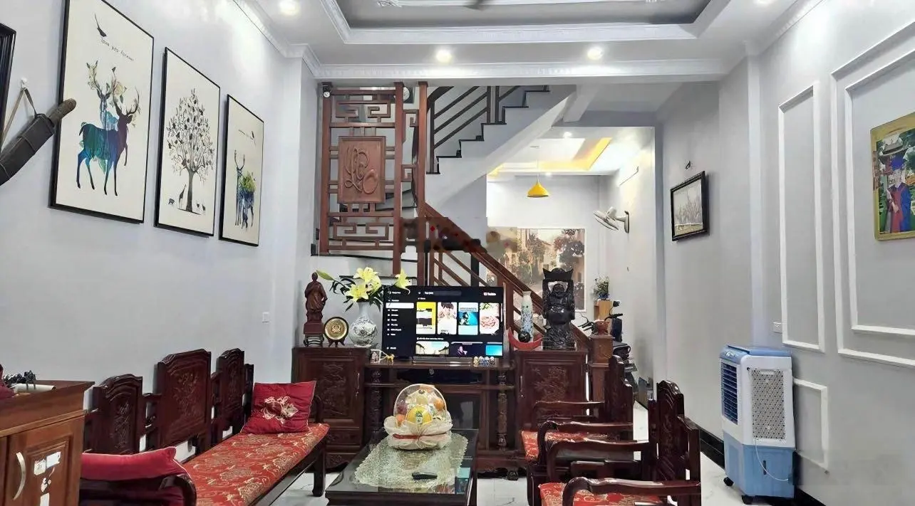Bán nhà Bạch Mai, cách 10m ô tô và chợ, 37m2, 5 Tầng, 5 tỷ