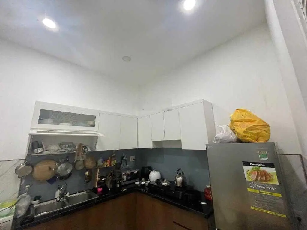 Chủ gửi bán căn nhà ngay chợ Hiệp Bình, 2 PN, DT 80m2, SHR, không lỗi phong thủy, giá 4 tỷ hơn.