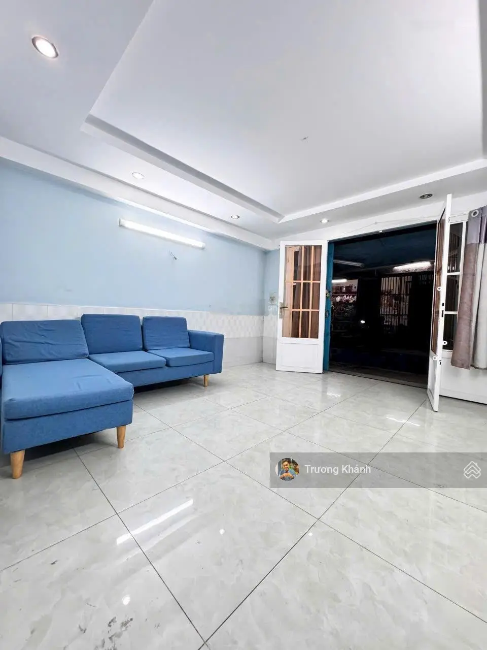 Nhỉnh 3 tỷ, nhà mặt tiền, 42m2, thuận tiên kinh doanh đa ngành nghề, đường 6m