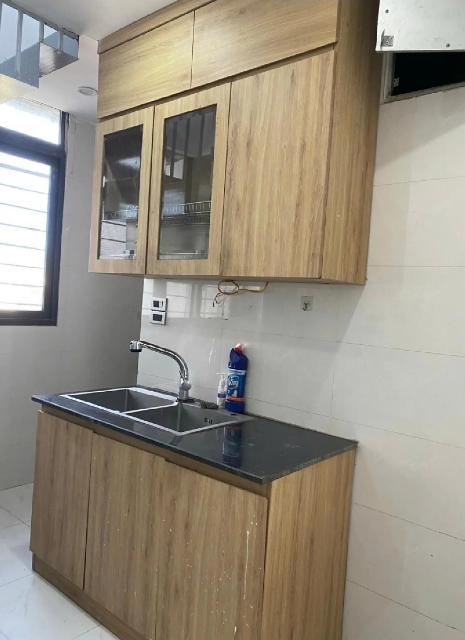 Bán căn hộ tập thể Quan Hoa Cầu Giấy - còn mới, gần phố - 75m2 , 3pn , 2wc - giá 3,65 tỷ
