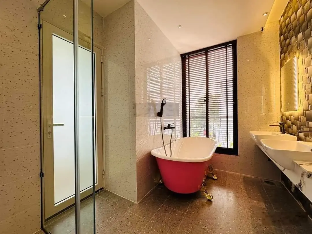 Căn duy nhất - hàng hiếm! Nhà Cách Mạng Tháng 8, P. 11, Q. 3, DT: 90m2,giá 3 tỷ 650 Sổ hồng riêng