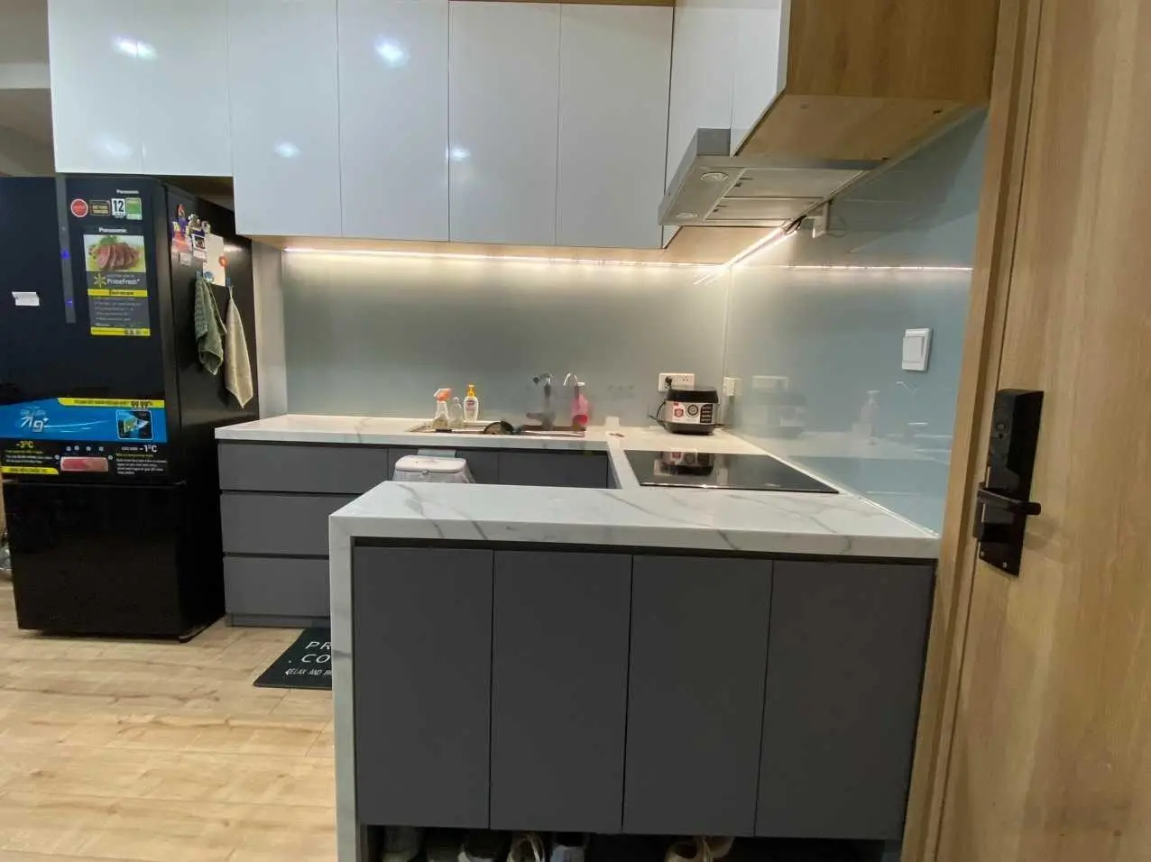 Hạ giá bán gấp căn Emerald 63m2 2PN - 1WC để lại đầy đủ nội thất đẹp cho khách, view thoáng mát