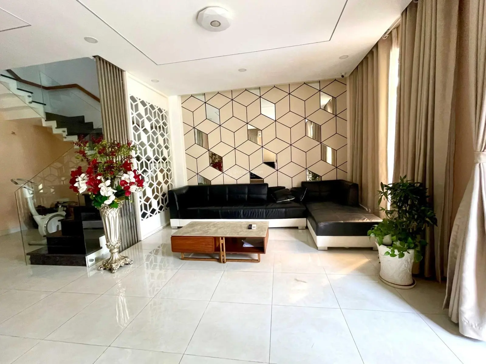 Bán biệt thự sông Lakeview City, 8x20m, 1trệt 2 lầu, full NT, giá 23 tỷ