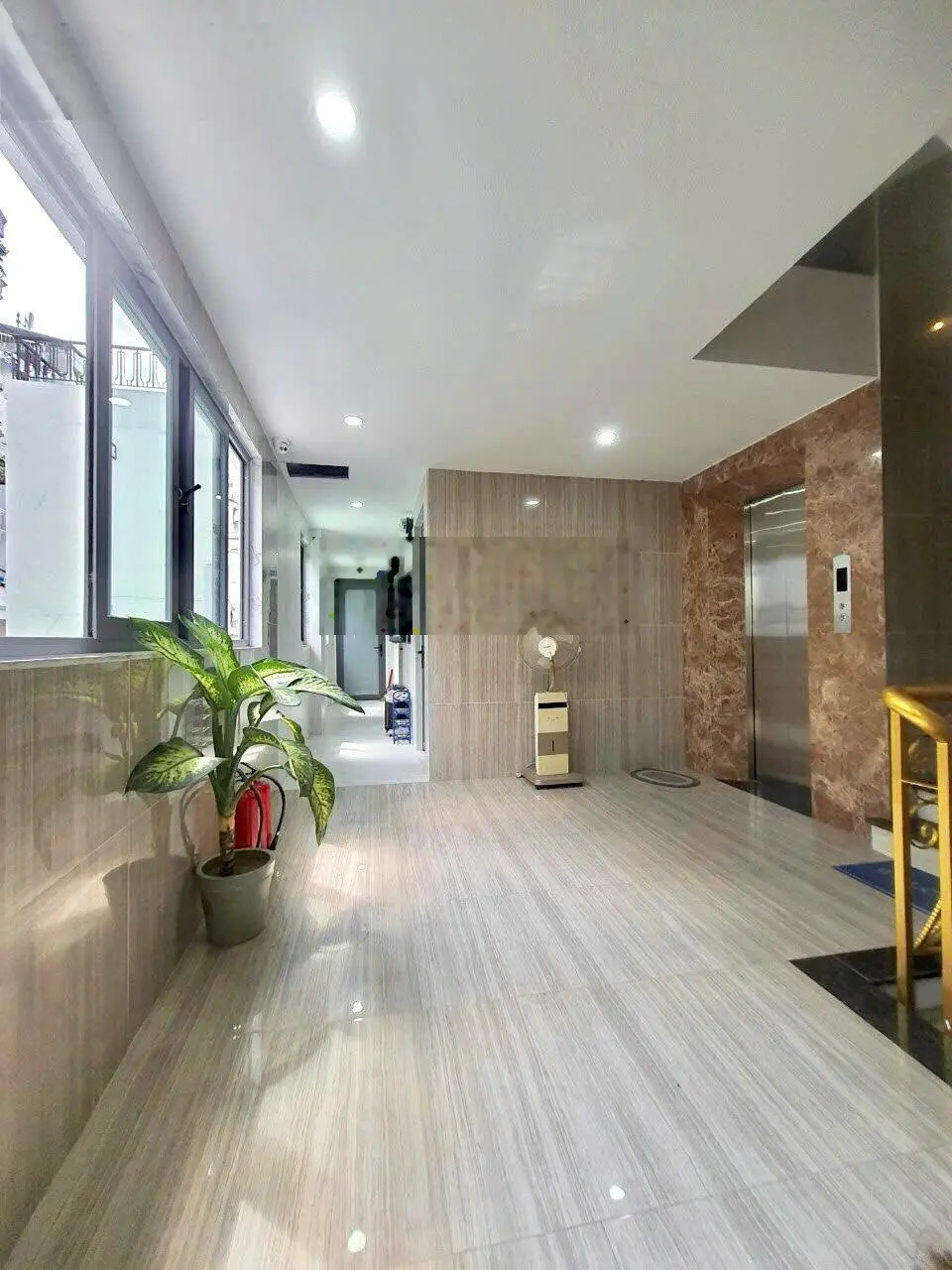 Bán gấp MT Nguyễn Đình Chiểu P.3 Quận 3 DT 8,7m x 15m 5 Tầng HĐT 150 triệu/tháng giá 50 tỷ