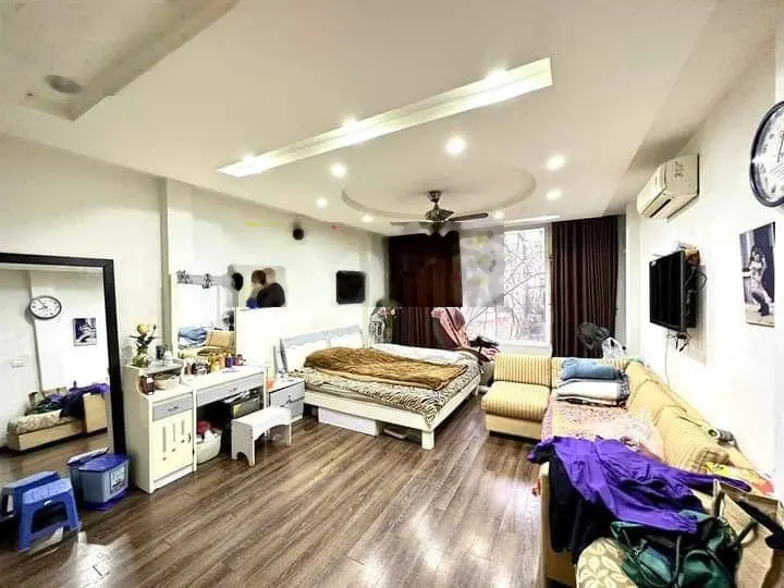 Siêu Vip! Nhà Huỳnh Thúc Kháng, Đống Đa, phân lô, ô tô vào nhà, 61m2*5T