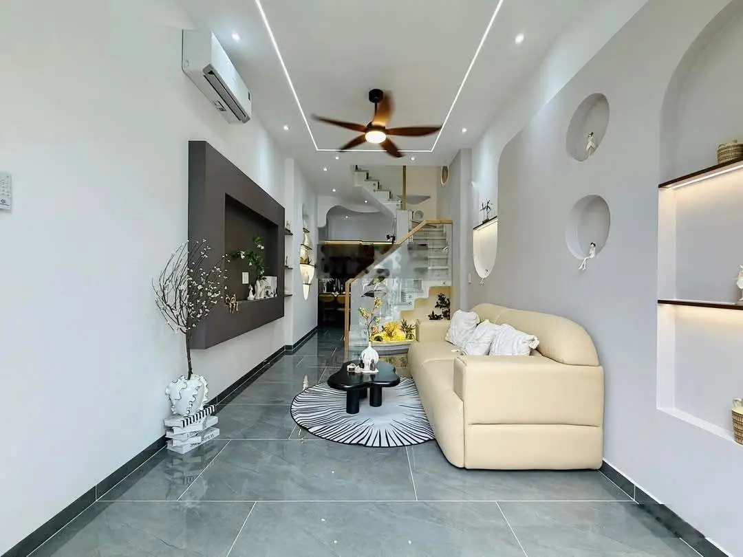 Bán nhà gần Vincom Phan Văn Trị full nội thất một trệt 2 lầu giá 4,99 tỷ TL