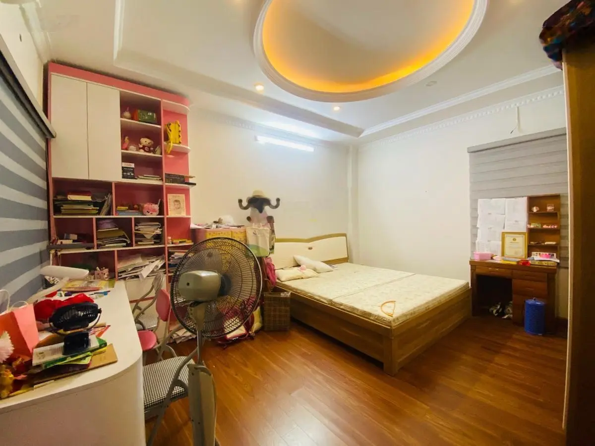 Bán nhà phố Doãn Kế Thiện: 33/40m2, 5 tầng, mặt tiền 5m, giá 9.6 tỷ Cầu Giấy 3 thoáng