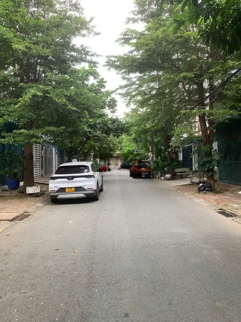 Bán Đất MT Đường số 14m, p. Tân Quy kế bên Lâm Văn Bền Quận 7 DT 8x20m