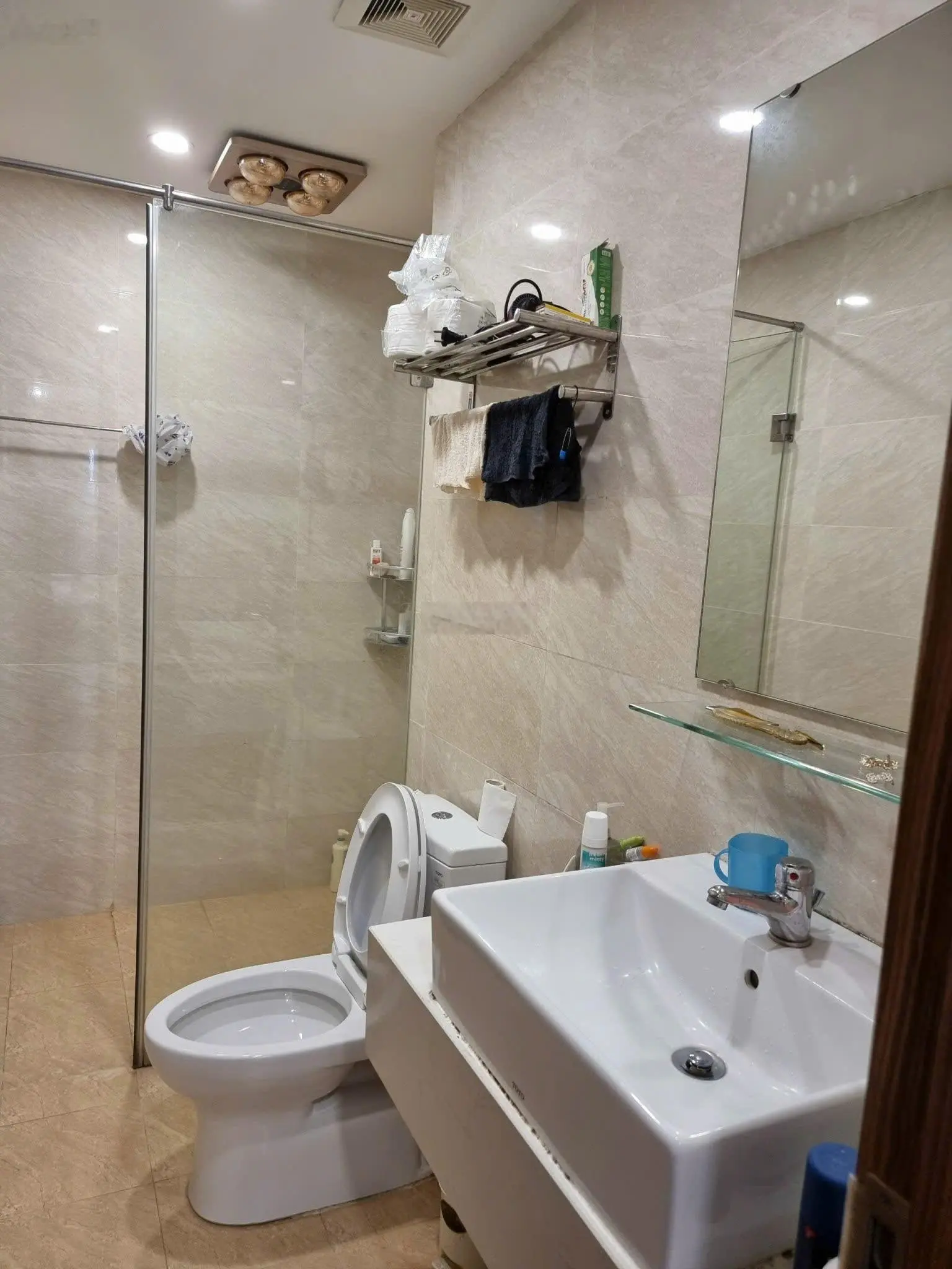 Loại 3 ngủ duy nhất có ban công phòng khách. Chính chủ bán căn 106m2, tầng cao, căn góc, full NT.