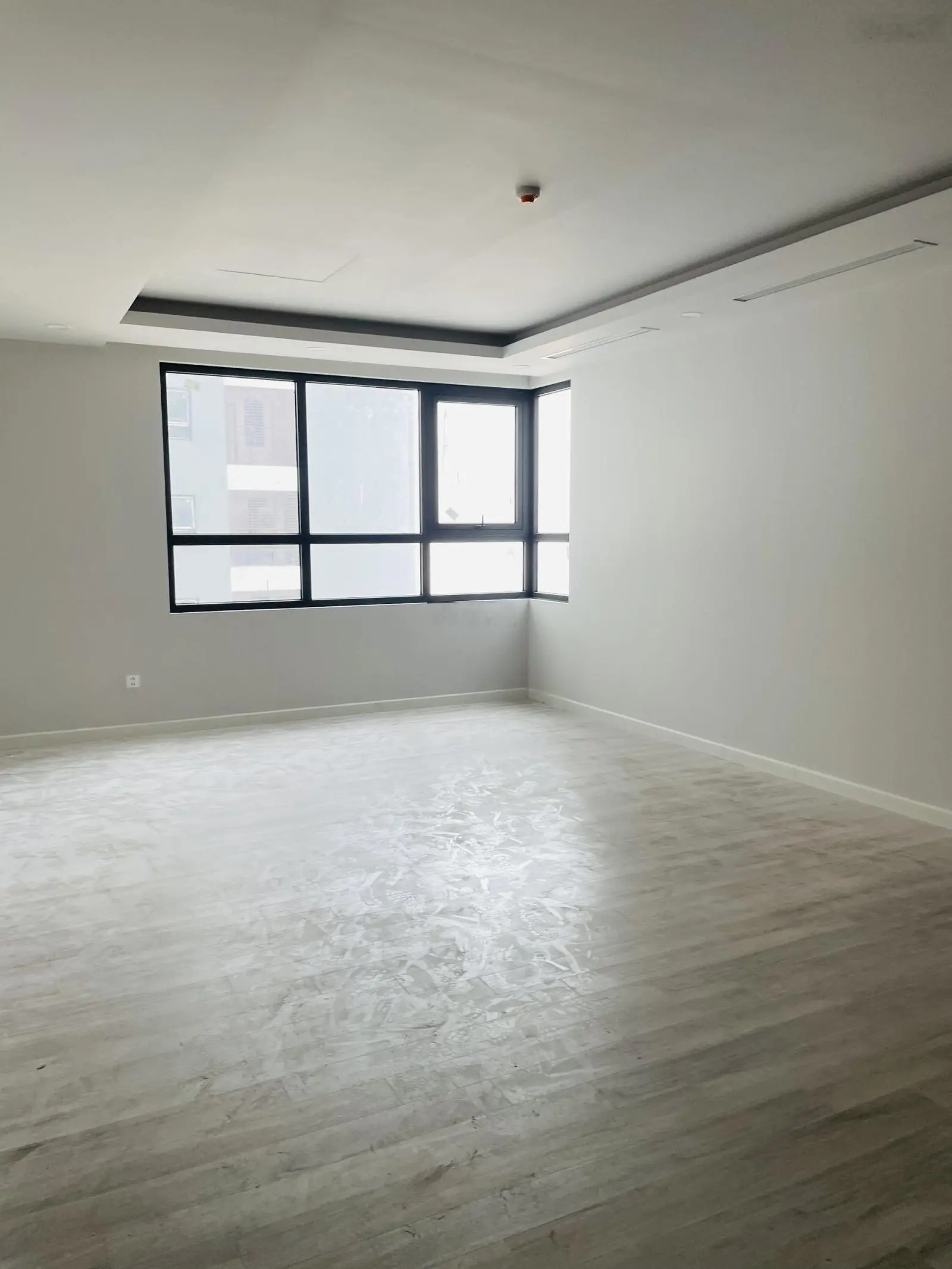 Bán căn góc 3 ngủ rộng 144m2 rộng đẹp nhất BRG Lê Văn Lương đã có sổ