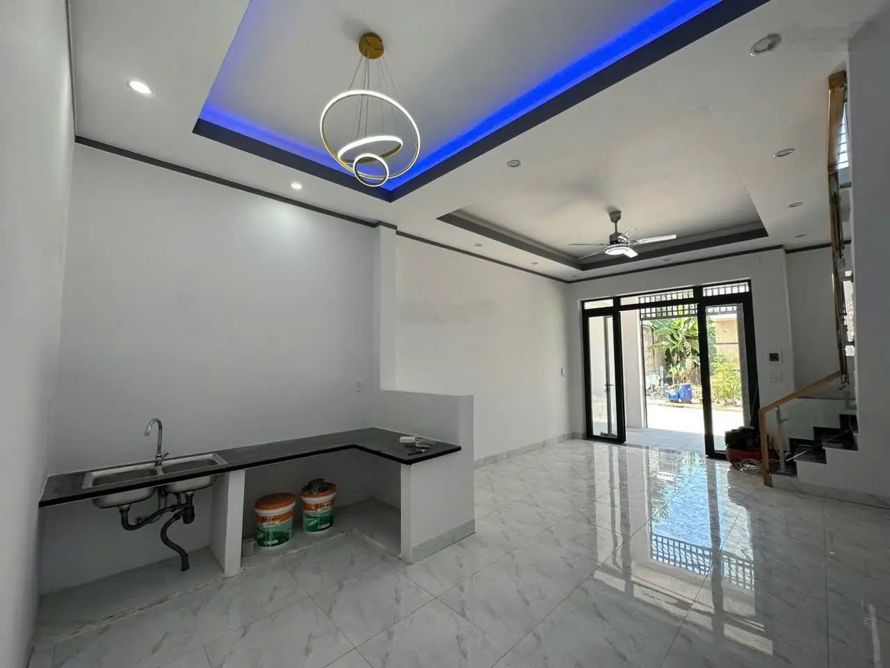 Nhà mới hoàn thiện, sổ riêng thổ cư một trệt 1 lầu. Giá rẻ cần bán gấp
