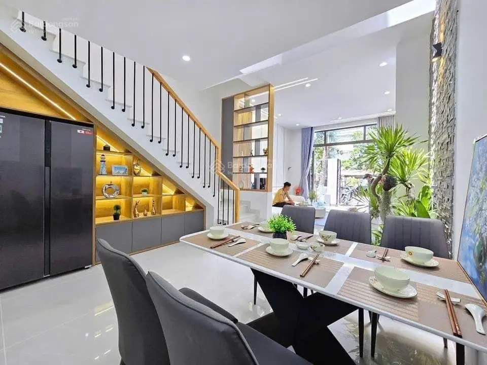 Siêu phẩm nhà đẹp vào ở liền-shr ngay sát mt chiến luợc bình tân dt80m2, chỉ 3ty1 + 2 chỉ vàng