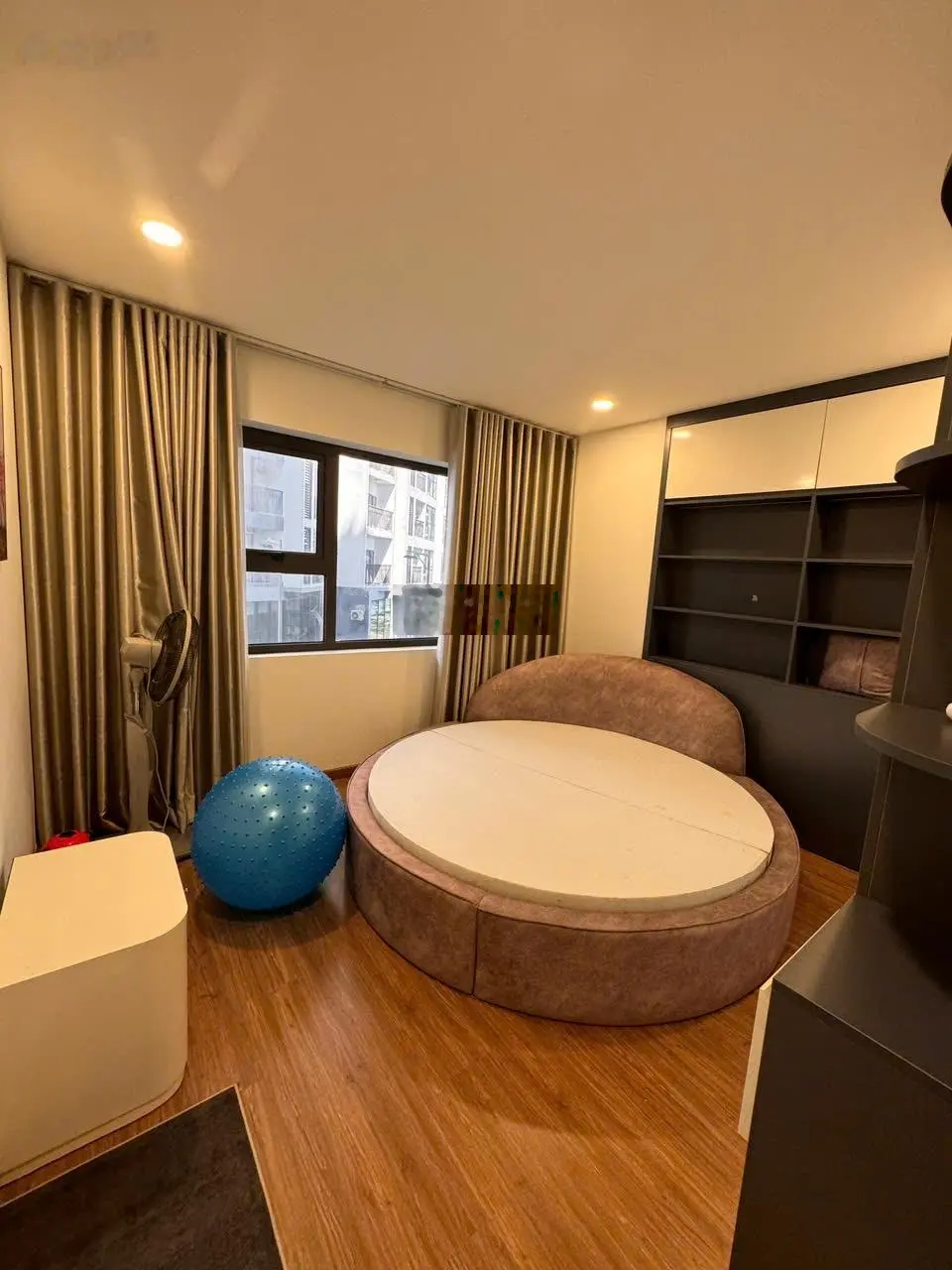 Bán căn hộ 66m Le Grand Jardin Sài Đồng giá 4 tỷ bao thuế phí sang sổ view bể bơi, 0947 437 ***