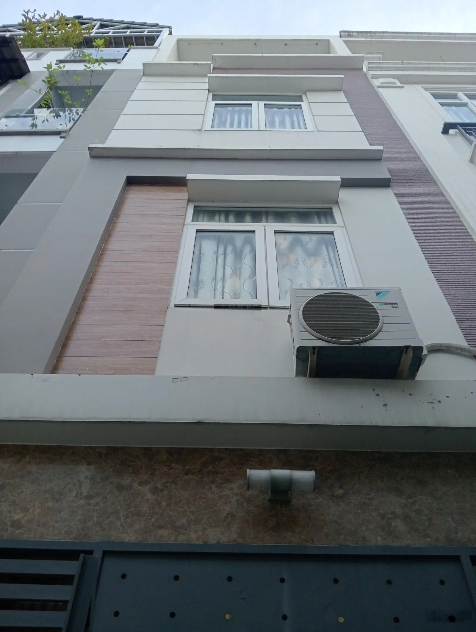 Cần bán gấp nhà 4 tầng, 49m2, Quận 4 chỉ 5,89 tỷ