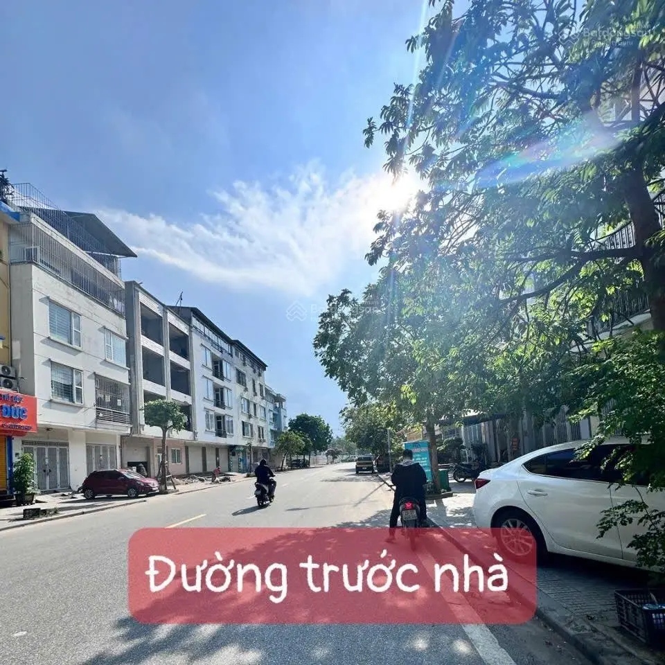 Liền kề 24.5 tỷ, DT 90m2, MT 4.5m, 4 tầng, 4 Ngủ, vỉa hè 4m, đường 18m, KĐT Văn Phú, Hà Đông