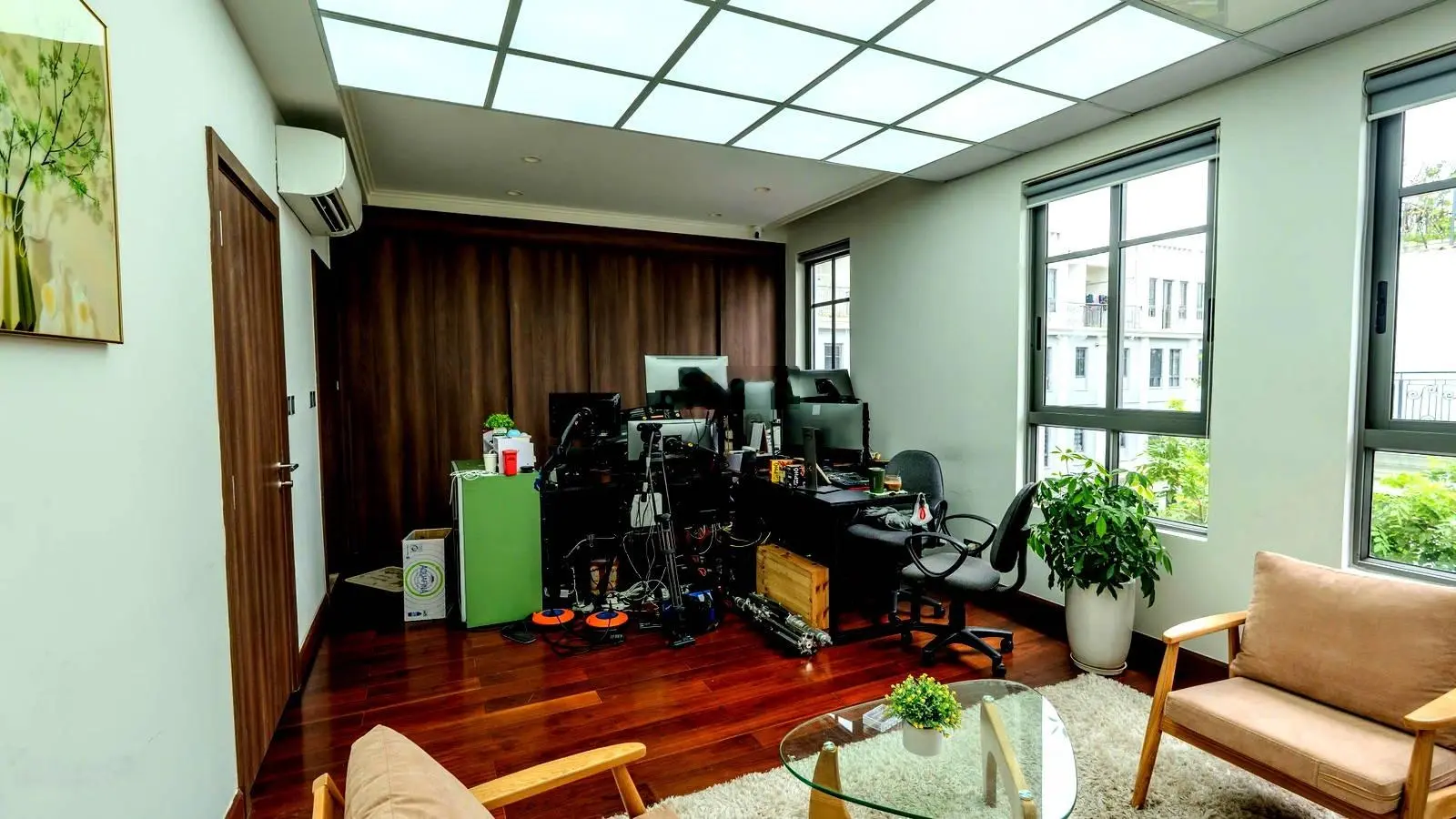 Bán siêu phẩm The Manor - kinh doanh 2 mặt thoáng - 4T thang máy - DT 99m2 - MT 6,6m - giá 38,9 tỷ