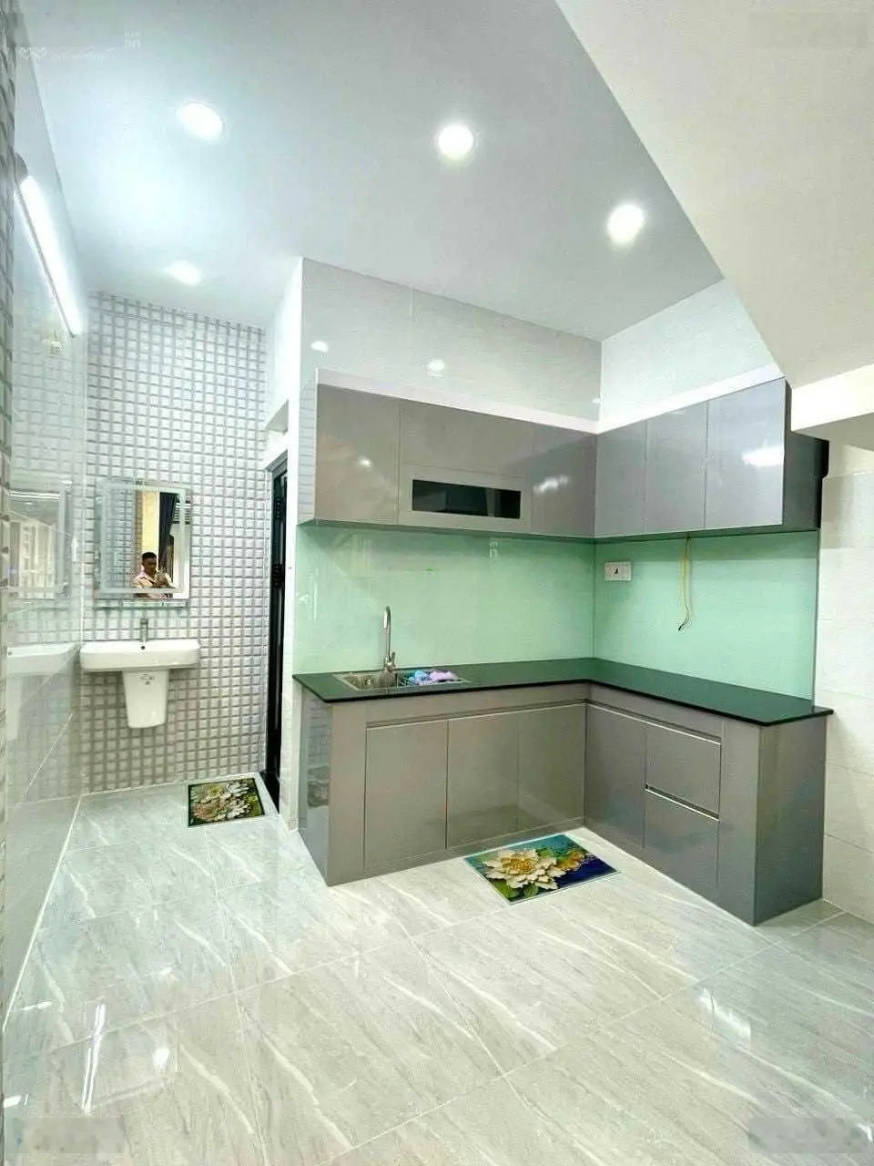 Giảm mạnh bán gấp nhà đường HXH Nguyễn Đức Thuận, P. 13, Tân Bình, DT 38,9m2/1,690 tỷ, SHR