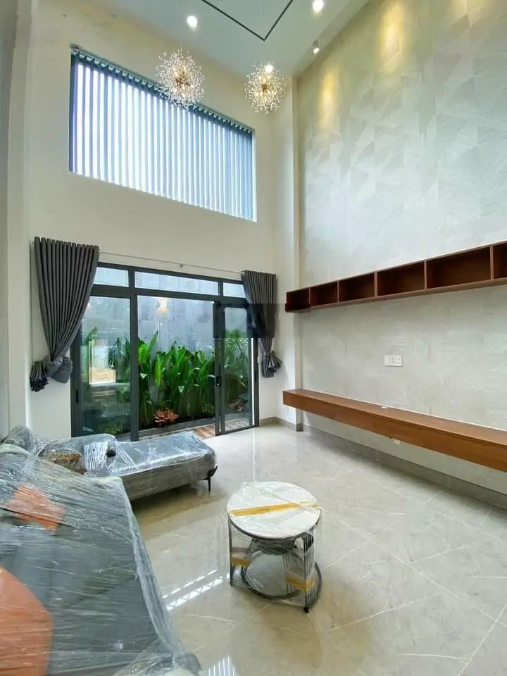 Nhà mới, full nội thất, đúc 4,5 tấm, DT: 4m x 16m, đường Lê Văn Quới, Bình Tân