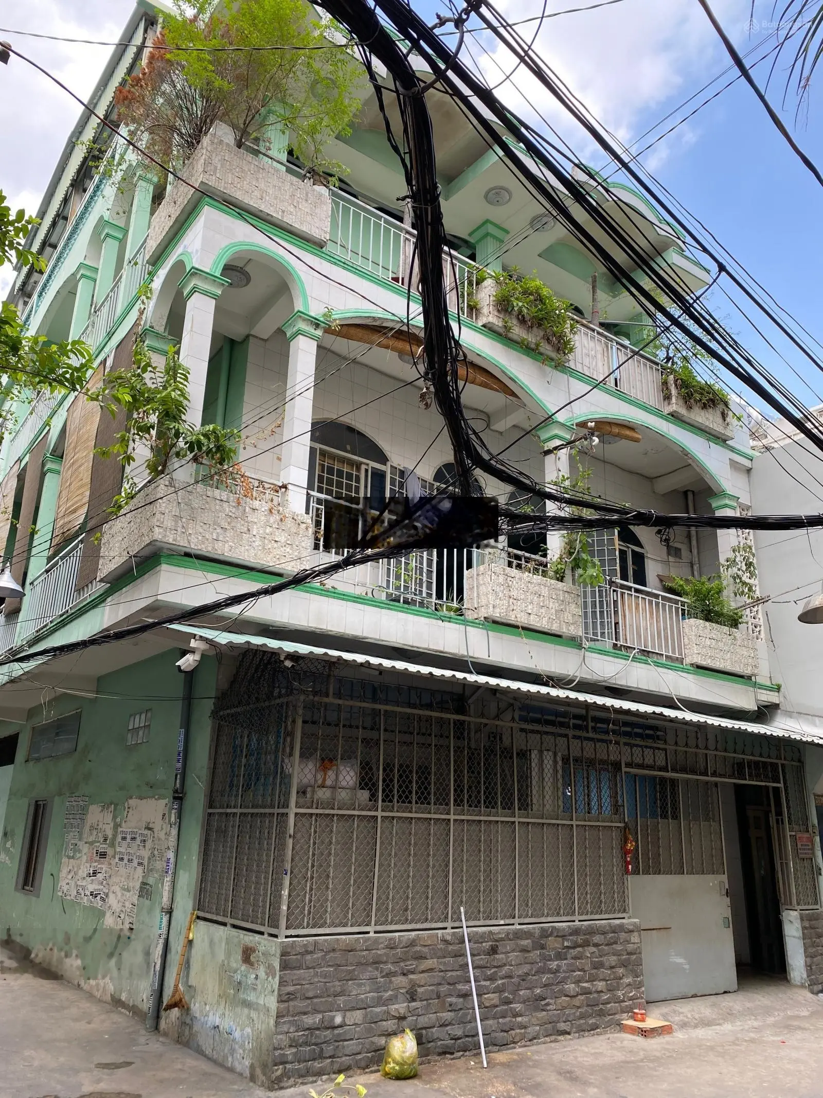 Giảm ngay 4 tỷ bán nhanh căn góc 129,7m2, 2 mặt tiền hẻm, 134/40 - 42 Lạc Long Quân, Quận 11