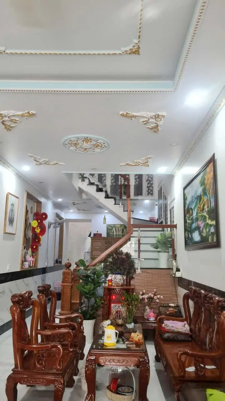 Bán nhà mặt tiền đường Lê Thị Hoa, Bình Chiểu, Thủ Đức, 3 tầng, 98m2, giá 8.5 tỷ