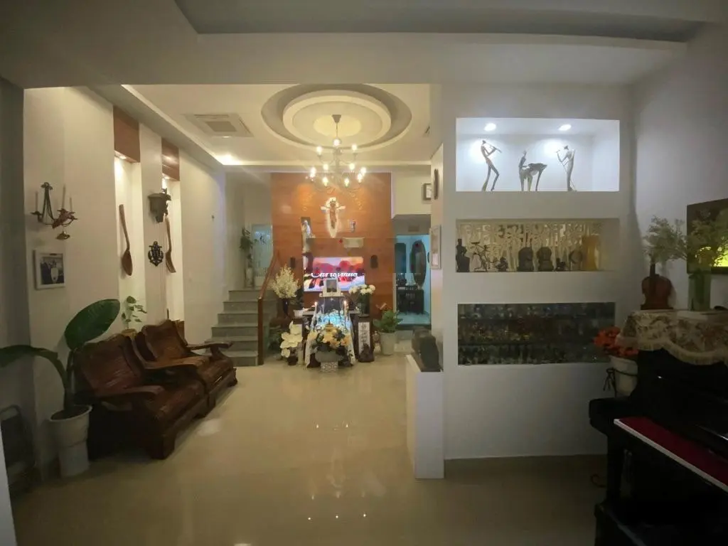 Idol Nhà 3 tầng, Kiệt 6M Ông Ích Khiêm, Oto tránh nhau, full nội thất, thiết kế hiện đại. + Vị