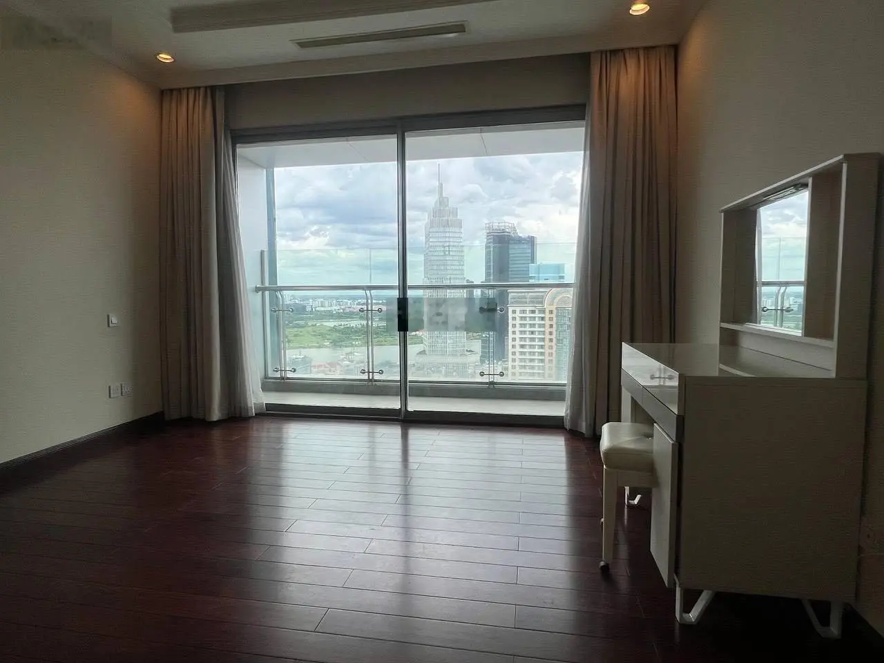 Bán căn hộ 3PN | 2WC Vincom Đồng Khởi 37 tỷ đã có sổ hồng