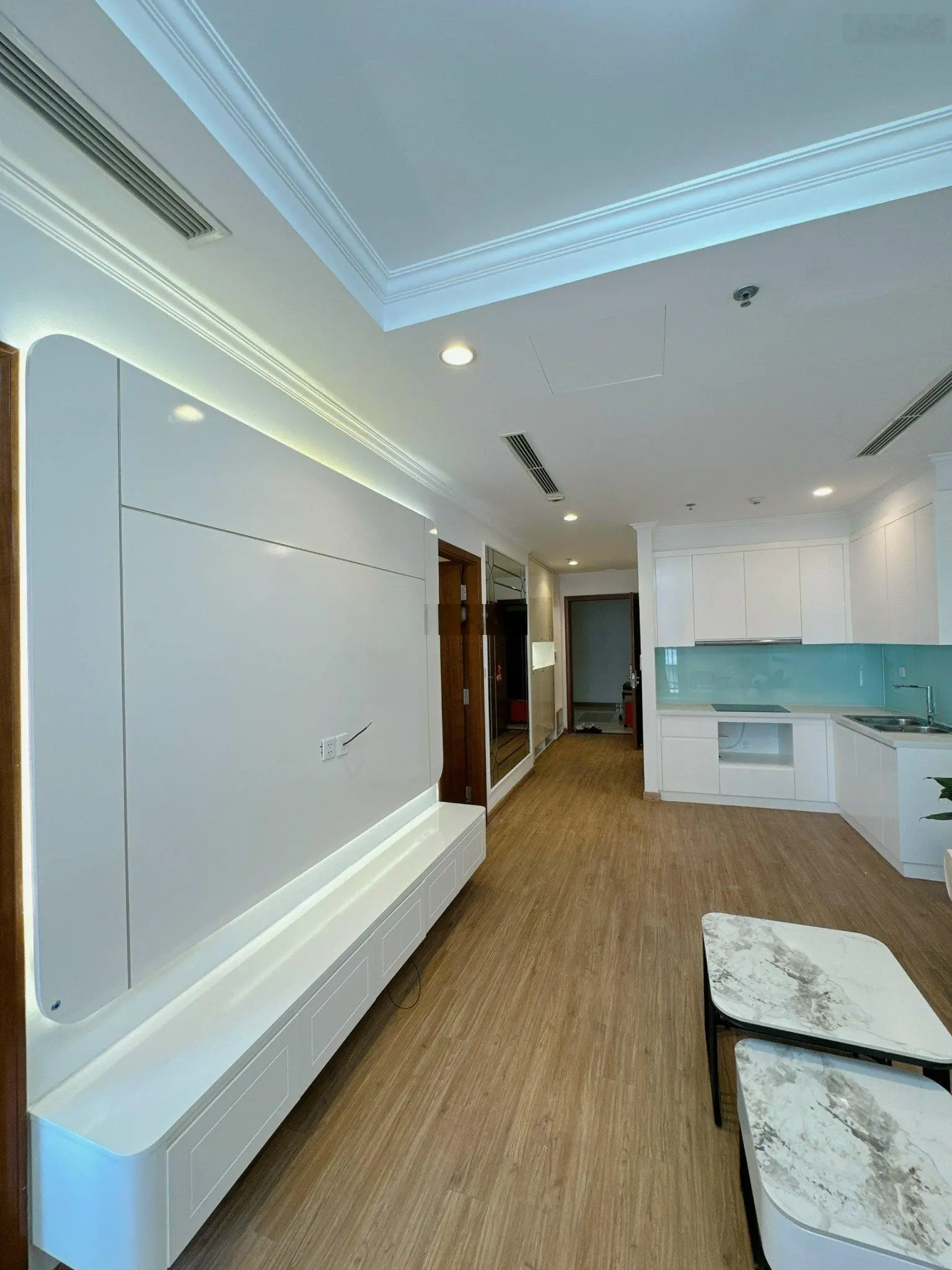 NHÀ ĐẸP NHƯ HÌNH 100%! Căn hộ 2 ngủ 73m2 FULL ĐỒ ĐẸP-SẴN SỔ tầng trung giá 6.7 tỷ tại Times City