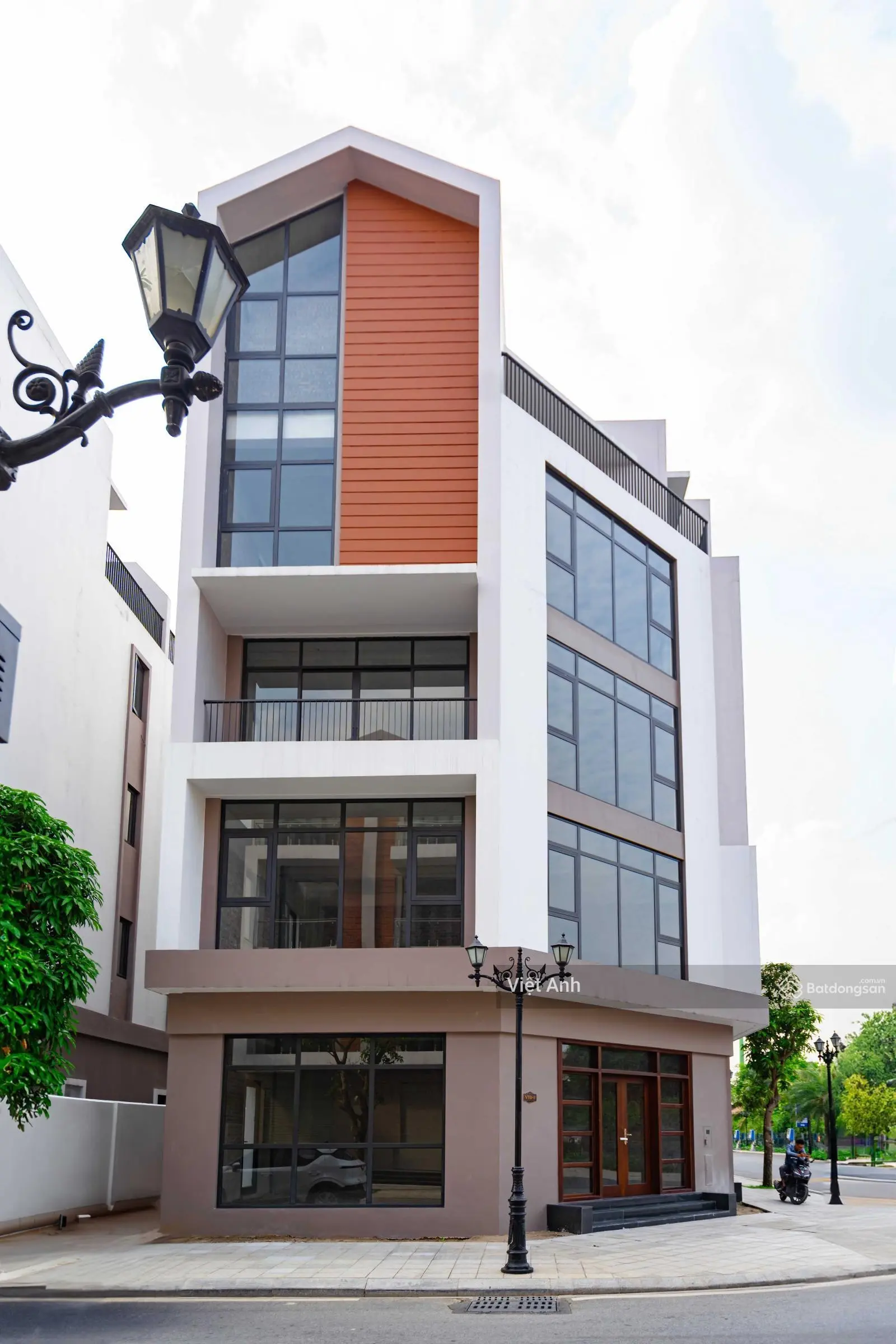 Bán căn liền kề góc Vịnh Thiên Đường Vinhomes Ocean Park 3 The Crown, 87,5m2, 5 tầng, hướng ĐN - ĐB