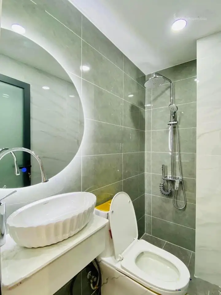 Định cư nước ngoài cần bán gấp ra căn Nguyễn Hữu Thọ, P. Tân Hưng, Q7, 77m2,giá 2tỷ5 sổ hồng riêng