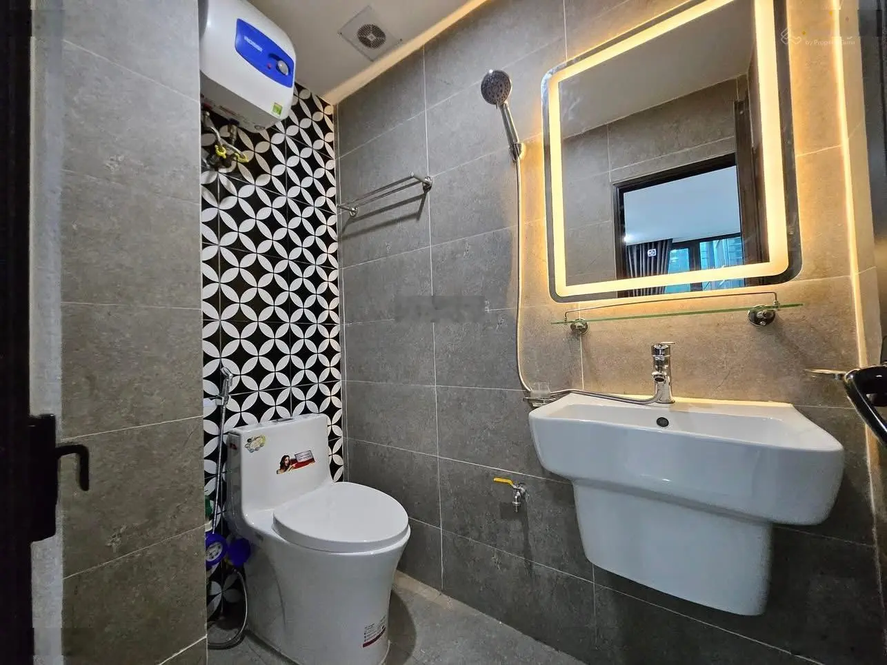 Ngonn! Toà CHDV Vương Thừa Vũ, 80m2*8T, MT 5M, 2 mặt thoáng, 24PKK, ngõ ô tô, dòng tiền 8%/năm