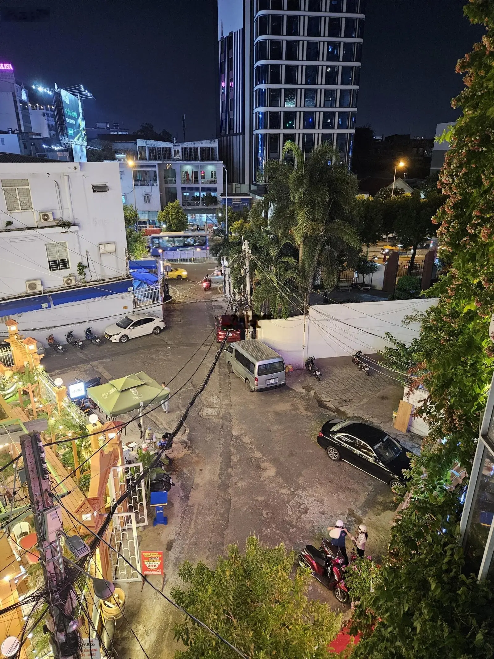 Hẻm 10m như mặt tiền, căn góc diện tích: 5x20m kết cấu 4 tầng. Nhà mới đẹp, vào ở và khai thác ngay