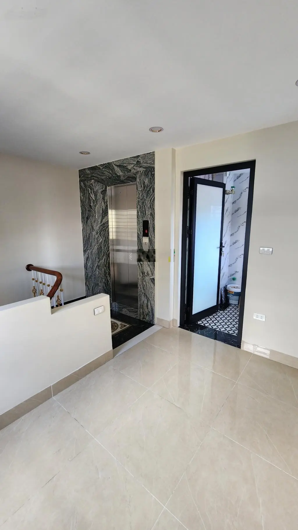 Bán nhà mặt phố Cự Lộc - 6 tầng - thang máy - lô góc thoáng 2 mặt - full nội thất - dt: 30m2