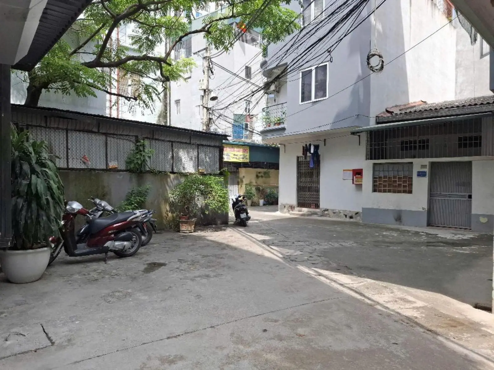 Lô đất vàng còn sót lại - tt Văn Quán - ô tô vào nhà - dt 55m2 x mt 4.52m. Giá 11 tỷ, xem là ưng