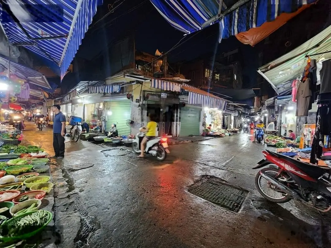 Bán nhà PHỐ Tân Mai 100m,c4,mặt tiền 7,2m,chỉ 8,6 tỷ, sổ đỏ vuông, ko lỗi, ko quy hoạch