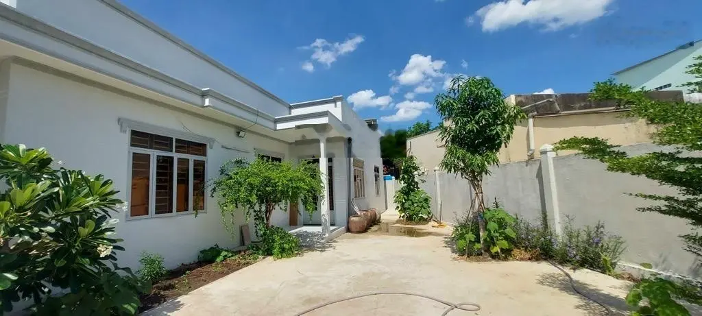 Nhà vườn rộng 13*26m, 4,8 tỷ, giá chốt: thương lượng, hẻm 360 Nguyễn Văn Tạo, LT Nhà Bè, sổ hồng