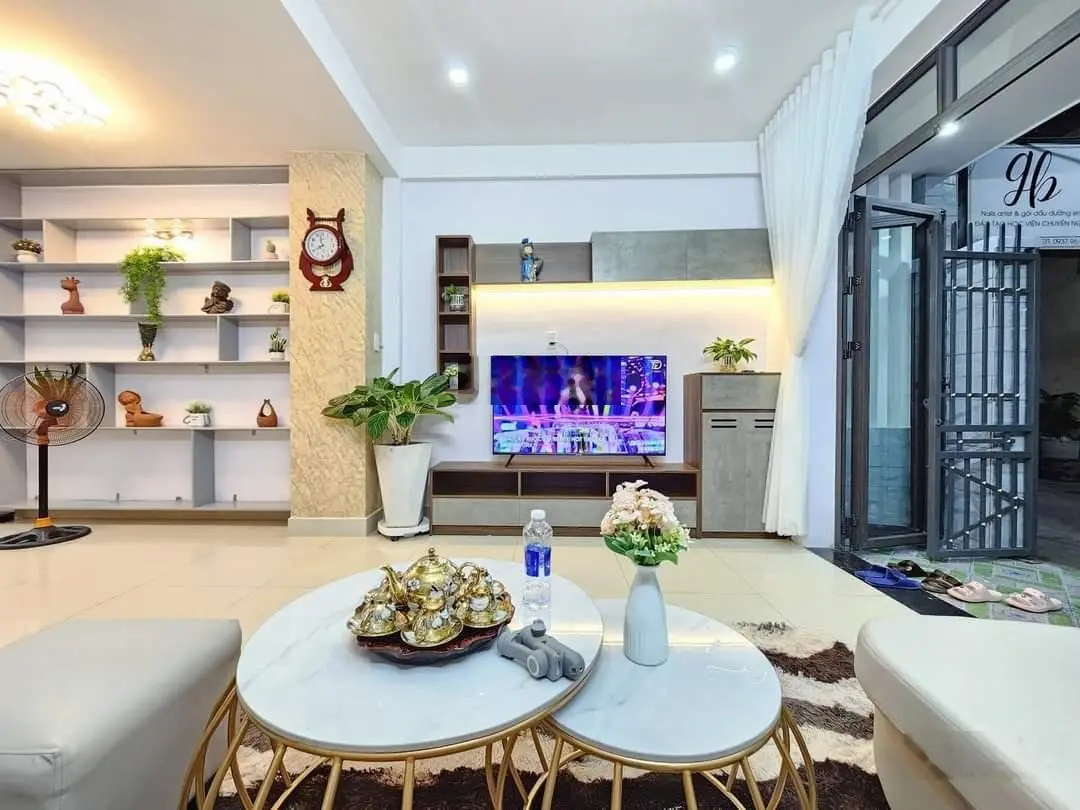 Giảm 1 tỷ! Bán nhà 4 tầng 72m2 Hồ Xuân Hương, P.14, Bình Thạnh - 3tỷ270 sát mặt tiền 10m. Thuê 37tr