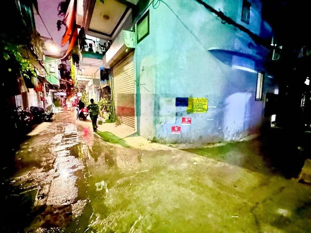 Nhà phố Nguyễn Trãi 56m2 4 tầng trắc chắn còn mới đẹp - gần phố ô t30m trước nhà 3 gác tránh sổ đẹp