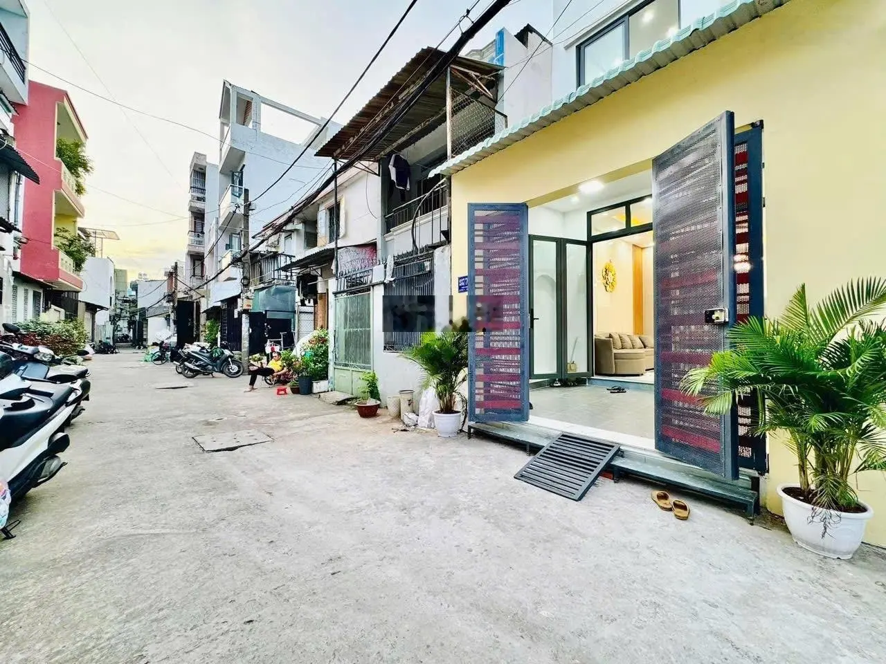 Bán nhà cho thuê dt 64m2 shr nằm ngay đường trần văn kiểu p11 q6 đường trước nhà 6m kdc đông đúc