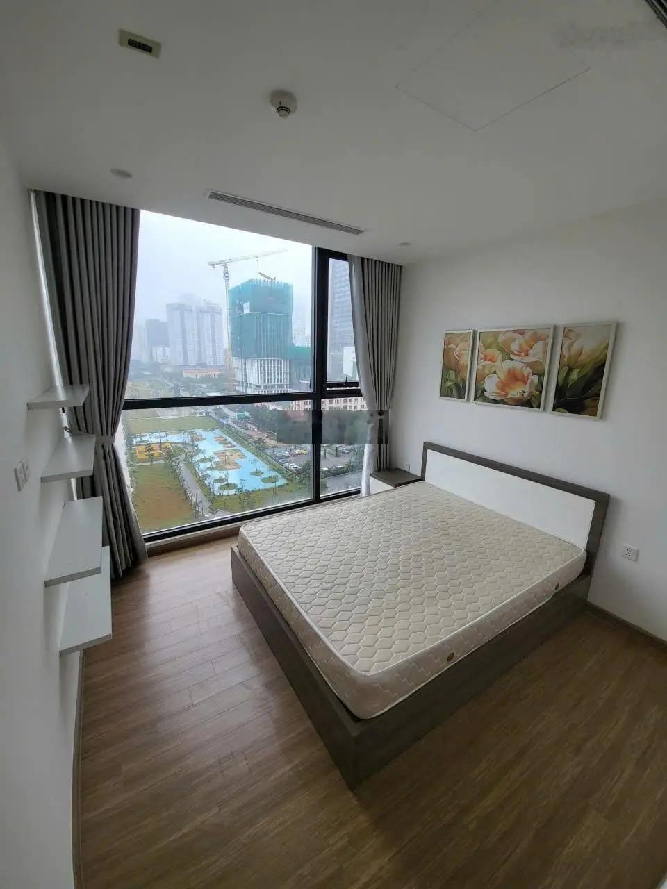 Bán căn góc 4 ngủ, view hồ, tầng đẹp, 157m2, Vinhomes Skylake Phạm Hùng, đủ đồ. LH 0974 629 ***