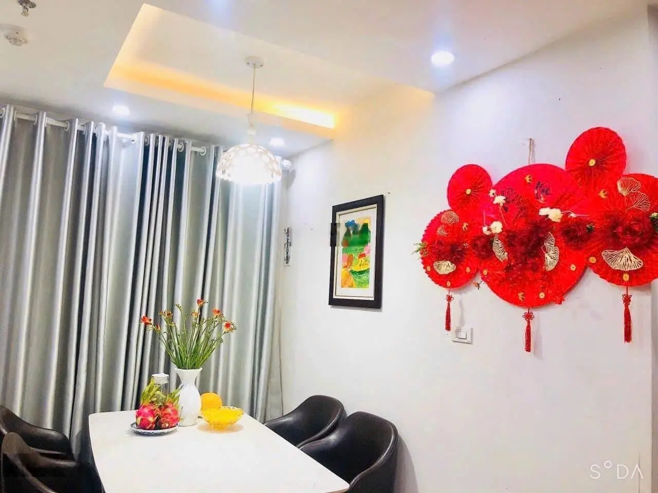 Bán căn hộ Vinapharm Tower 60B Nguyễn Huy Tưởng DT 60m2(2N2VS) giá 4.55 tỷ sẵn sổ, NT LH 0948 886 ***