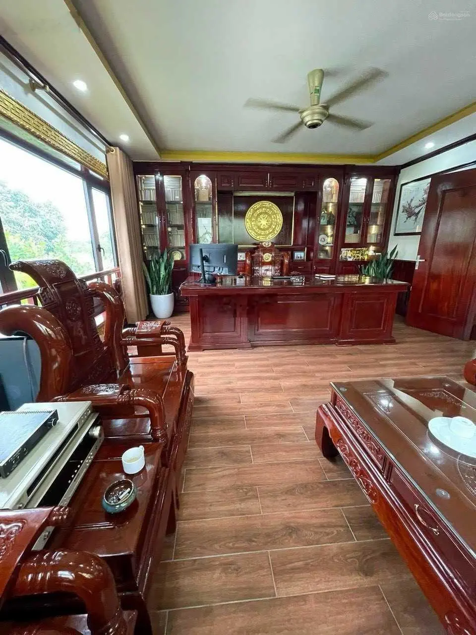 Cần bán nhanh 326m2 nhà hoàn thiện đẹp có tầng hầm đồ gỗ nội thất đẳng cấp được xây dựng cẩn thận