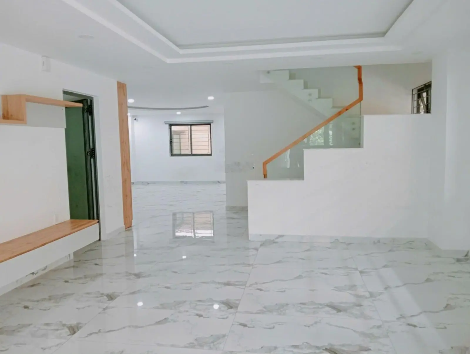 Biệt thự góc 2 mặt tiền - kdc 13e intresco - 228m2 - 4 tầng 1 hầm đậu xe