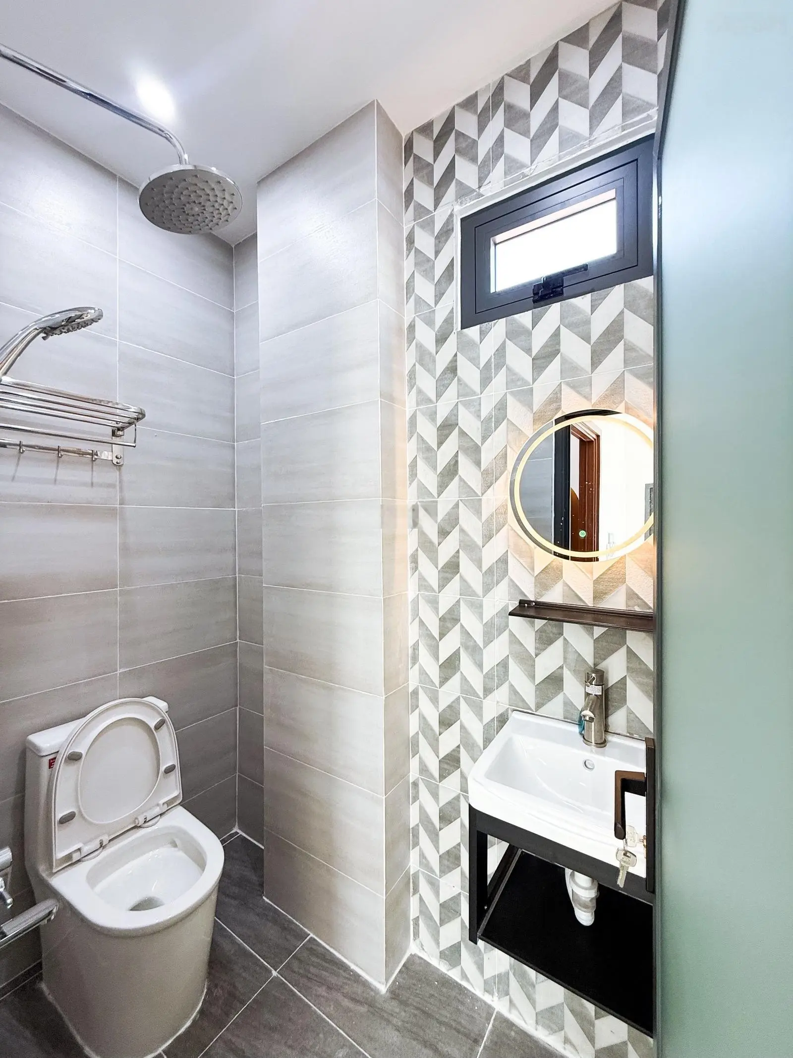 Nhà đẹp phan đình phùng, phú nhuận- 3 tầng- 3pn 3wc- 25 m2- tặng nội thất- chỉ 4.85 tỷ.