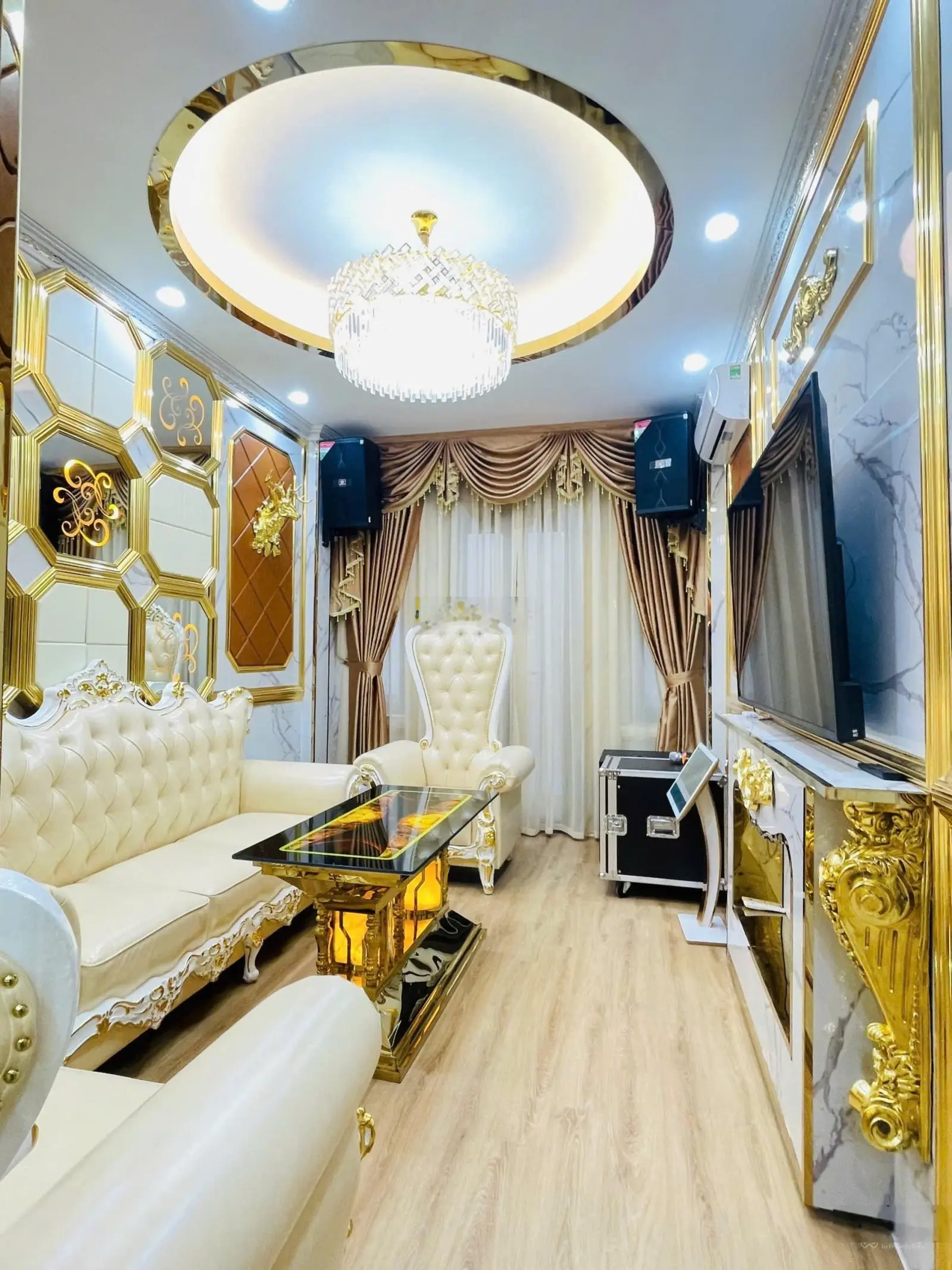 Hiếm bán, phân lô ô tô tránh, gần phố, thang máy, hai thoáng 55m2 Trần Quốc Hoàn, nhỉnh 15 tỷ