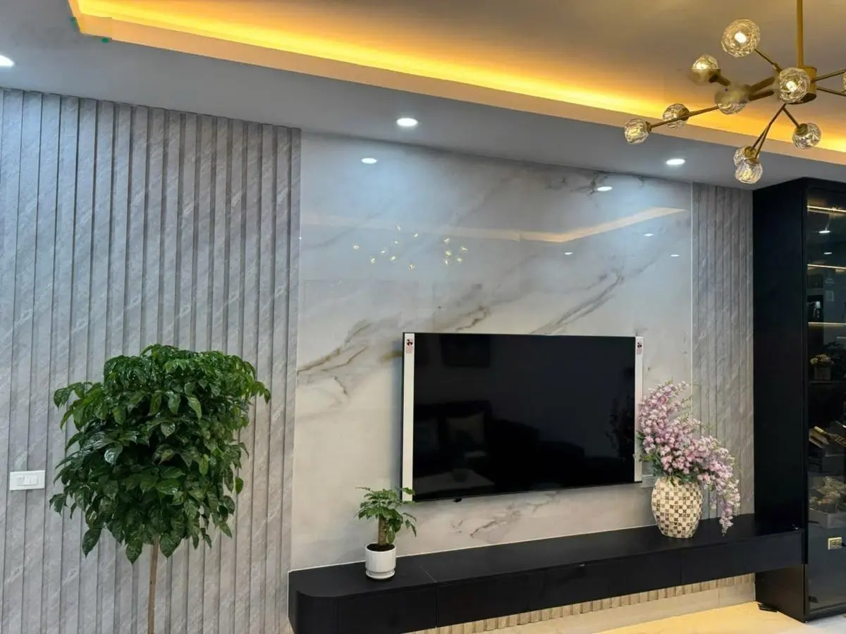 Siêu phẩm Tây Hồ, thang máy full NT, kinh doanh thang máy ô tô. DT 38m2 5T MT 3,5m giá 11,5tỷ có TL