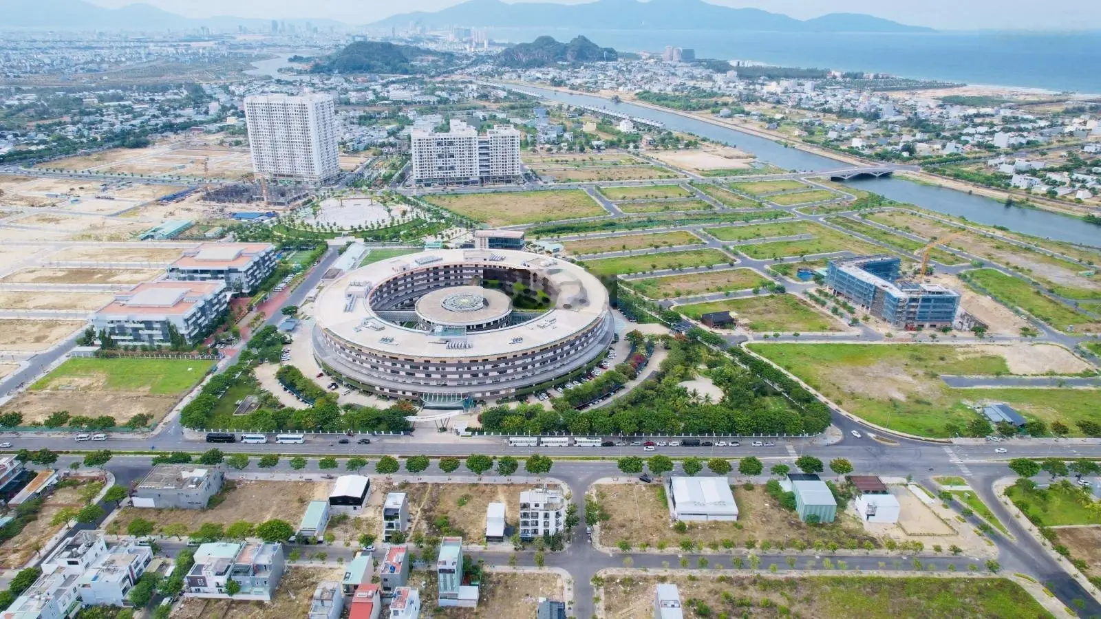 Cực đẹp! Chào bán lô đất FPT Đà Nẵng 180m2 ngang 7,5m hướng Nam