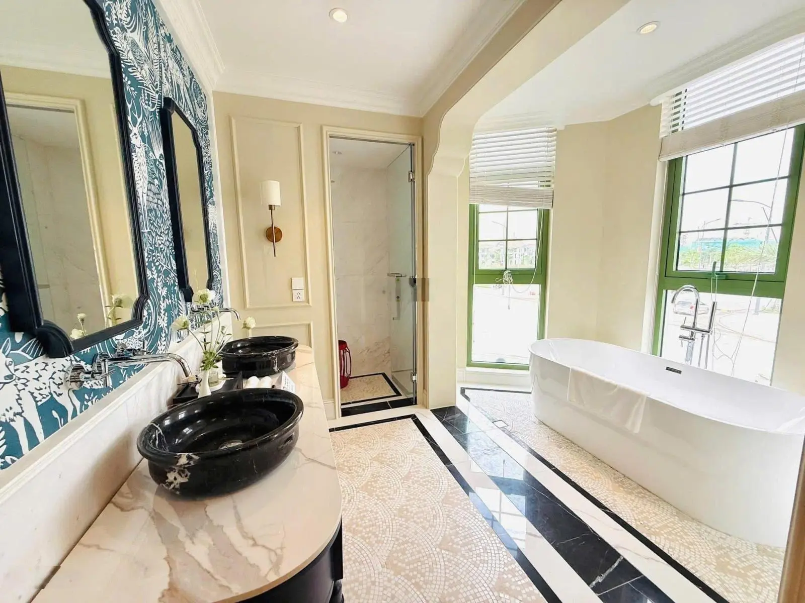 Bán BT 175m2, 6PN, 5WC tại Sun Urban City, Phường Lam Hạ, 107 triệu/m2
