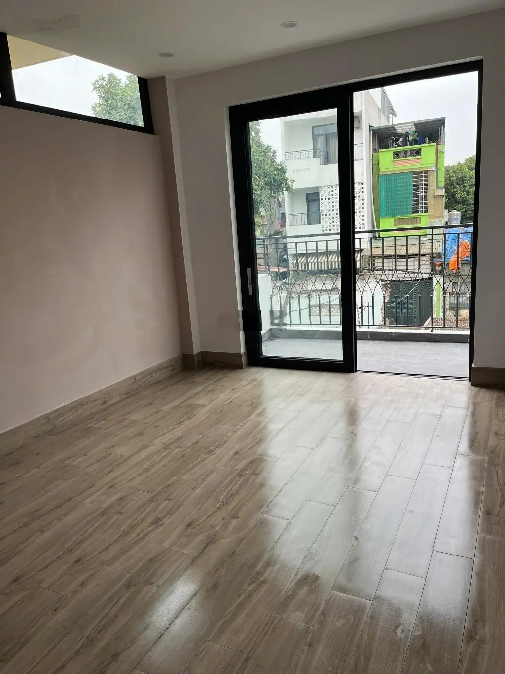 Chỉ hơn 4 tỉ có ngay nhà Ngọc Thuỵ, ô tô đỗ cổng, thiết kế cực chill, tặng full nội thất