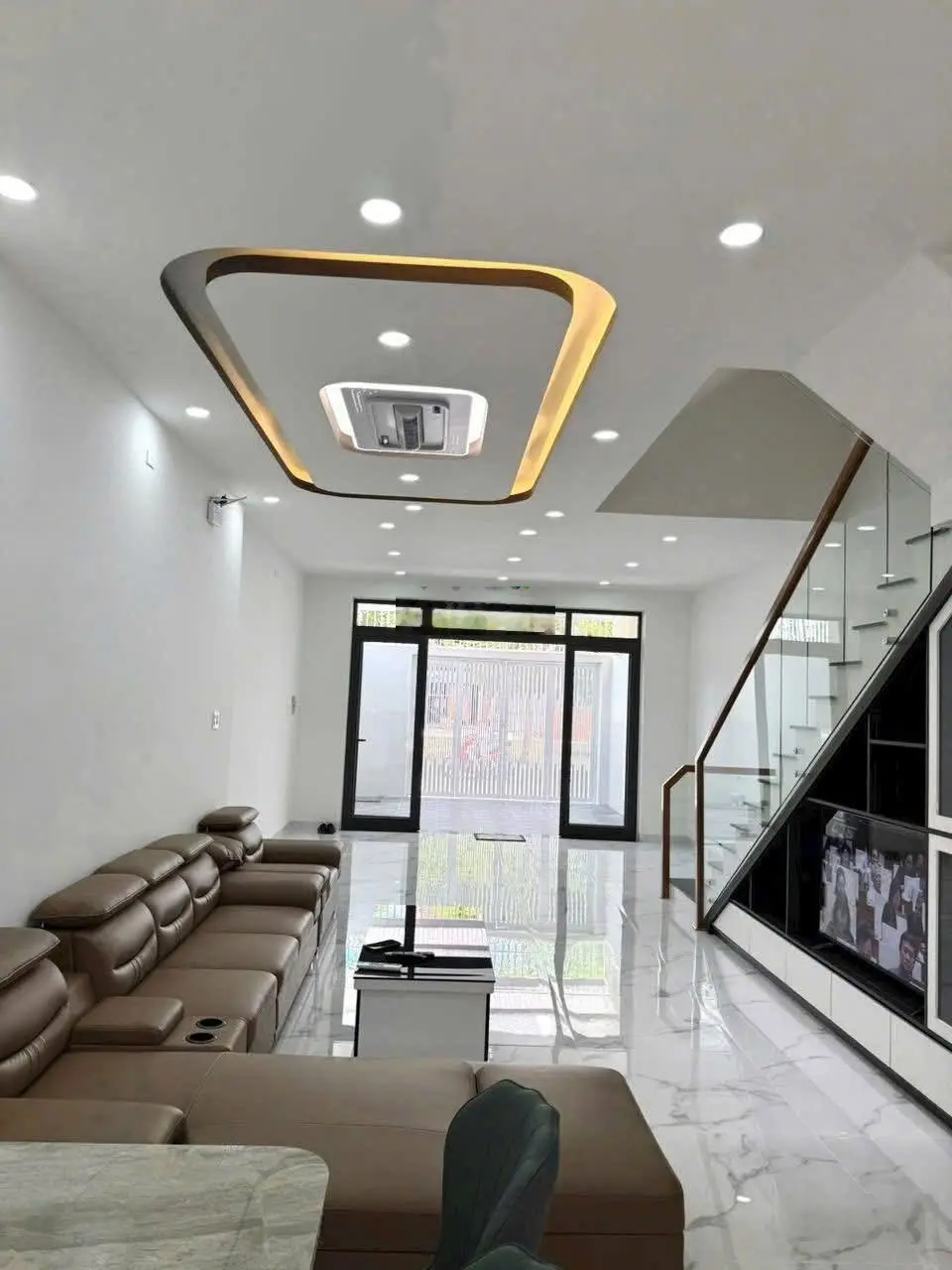 Nhà mới xây KĐT Mỹ Gia đối diện công viên - Diện tích : 100m2 ( ngang 5m ). Hướng Bắc - Nhà 3 tầng